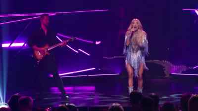 [ Makes whooshing noises ] - Carrie Underwood: Reflection