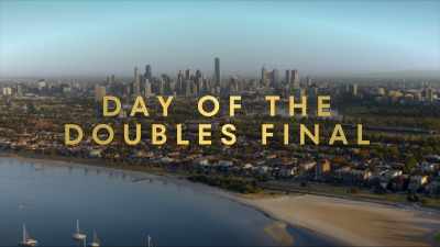 [male commentator]
Crashing into Saturday's final. - Break Point