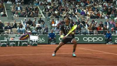[male commentator] Oh, yes. - Break Point