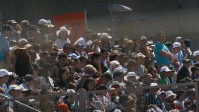 [male commentator]
Welcome back to quarter finals day - Break Point