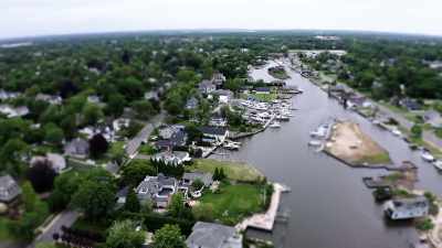 - MALE NARRATOR: Once, it was just a quaint home - Famously Haunted: Amityville