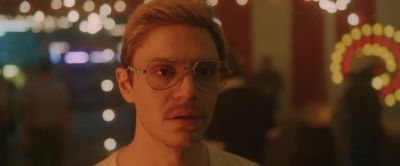 [male voice] Hi, Jeff. - Dahmer – Monster: The Jeffrey Dahmer Story
