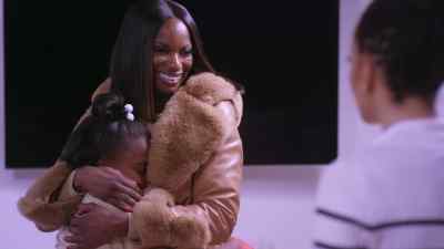 Mama is home. - A Heart for Christmas