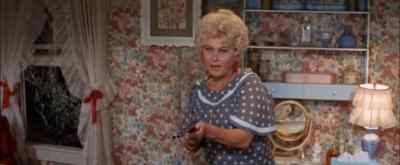 - Mama.
- I can explain everything. - Stay Away, Joe
