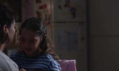 -Mama, please, can you kiss it?
-Sit down. - The Lost Daughter