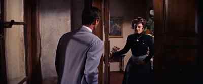 -Mamita, are you alone?
-Yes. - Gigi