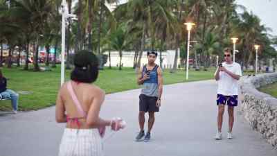 [man 1] Hey, girl. - What Happens in Miami