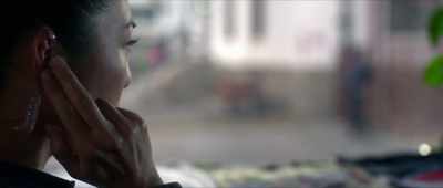 [man 2 on radio]
Which way is he coming? - Silk Road