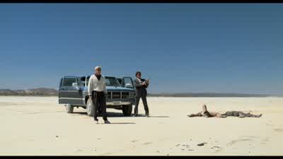 MAN 2: Throw your weapon down! - Lethal Weapon