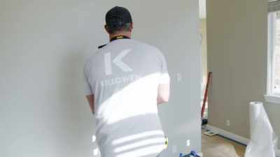 -[man 2] We didn't need that ladder.
-Incoming. - Dream Home Makeover