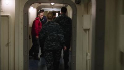 MAN : All hands, - NCIS: New Orleans