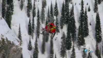 MAN: All right, we're gonna
circle 'round to your left, - Man vs. Wild