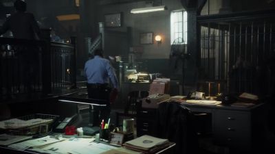 MAN: Captain, Captain Gordon. Yoo hoo. - Gotham