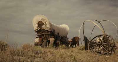 -[man] Come on, boys! Push harder!
-[men grunting] - The Ballad of Buster Scruggs