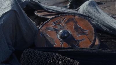 (MAN)
Don't just pull. You'll have it torn. - The Last Kingdom