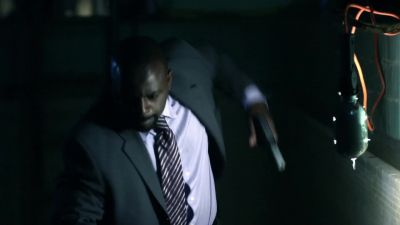 MAN:
Don't move! - Numb3rs