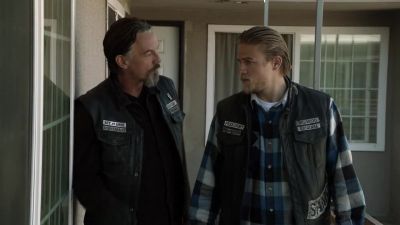 [MAN GRUNTING
AND EMMA JEAN LAUGHING] - Sons of Anarchy
