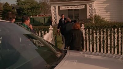 (man) Hello, Chief. - The X-Files