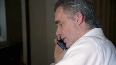 -[man] Hello?
-Hi, there.
It's Dr. Peterson calling. - The Rise of Jordan Peterson