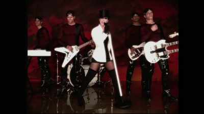 ♪ Man, I feel like a woman - Women Who Rock