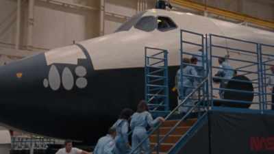 [man] If the nav bay fire light comes on, - Challenger: The Final Flight