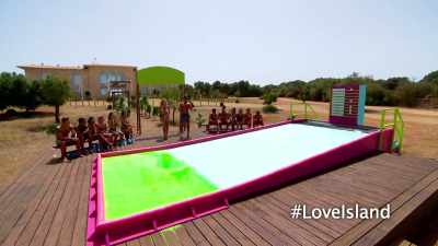 MAN: (INDISTINCT) - Love Island