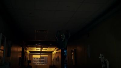 MAN :
Laurie! - The Resident