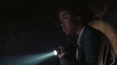 Man: Neighbors report a woman - Ash vs Evil Dead