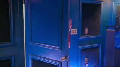 -[man] Oh my gosh!
-[woman squeals] - How To Build a Sex Room