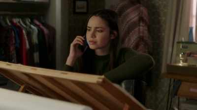 (man on phone)
'At the tone the time' - Pretty Little Liars: The Perfectionists