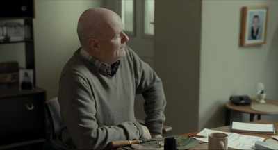 MAN". {ON PHONE)
He'll give you a call back when he, er, - I, Daniel Blake