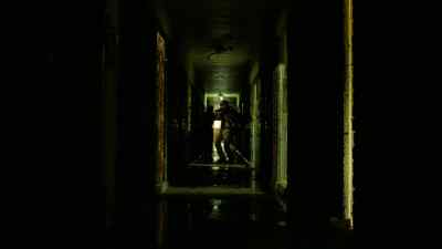MAN [ON TV]:
It's the thieves' treasure hideout. - Strike Back