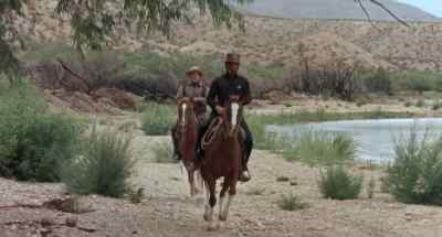 MAN : Sheriff!
Sheriff Calhoun ! - Hang 'Em High