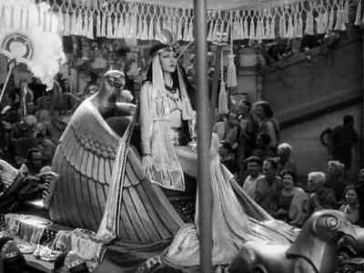 (man) She's too gorgeous. - Cleopatra