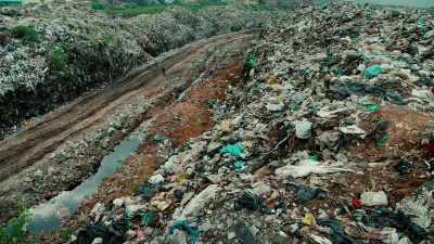 [man sings]
♪ My childhood life ♪ - Anthropocene: The Human Epoch