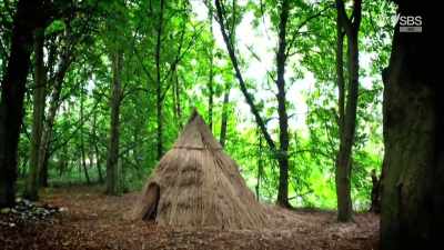 MAN: So, what we have here - Curse of the Ancients with Alice Roberts