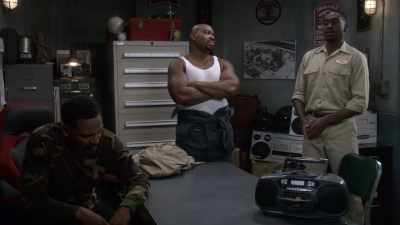 Man, surprise Regina
with something. Uh... Oh! - The Upshaws
