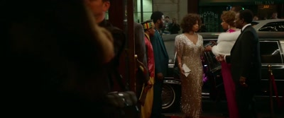 -[man] There she is.
-[crowd yelling] - Whitney Houston: I Wanna Dance with Somebody