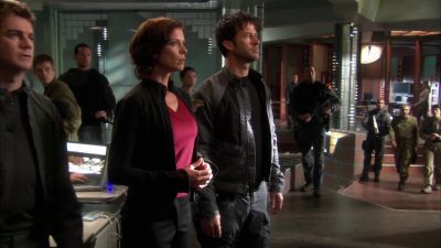 Man: This is escort 2. We have
a visual on the wraith scout ship - Stargate Atlantis