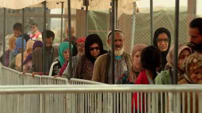 MAN: Uh, yeah, we have about
200 people here who need water. - Tom Clancy's Jack Ryan