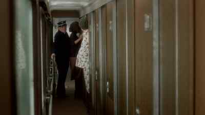(Man) Wait a minute. Where's
she going? l think she likes me. - The Cassandra Crossing
