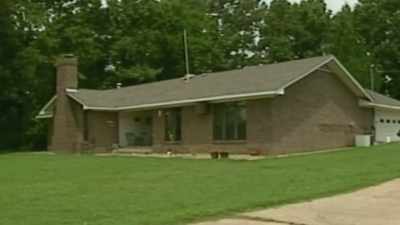 Man: WE ASKED ROBERTS ABOUT
THE REPORTED RANSOM CALL, - Hometown Homicide