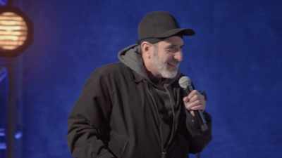 - [man] We love you, Dave!
- Oh, dude. This is it now. - Dave Attell: Hot Cross Buns