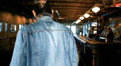 -[man] Where was the stage?
-The stage was down here, but, uh... - Jimmie & Stevie Ray Vaughan: Brothers in Blues