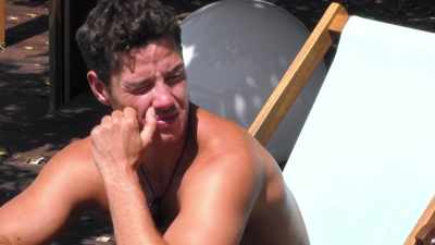 ‐MAN: Wow.
‐TERRY: You know,
she started getting nasty - Love Island