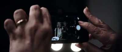 [man] Yeah, there you go.
Happy three years to you. - The Ring Thing