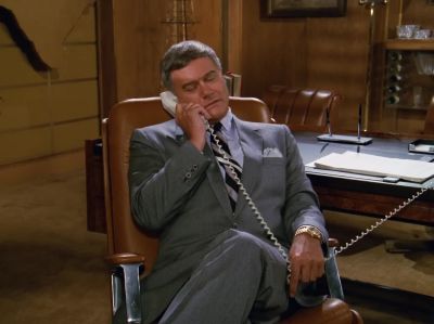 [Mandy on voicemail] Hi, this is Mandy. - Dallas