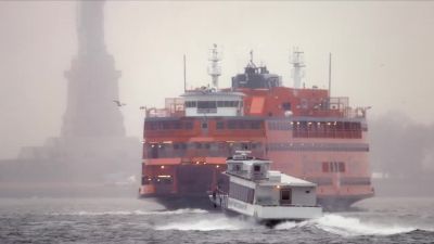 Manhattan is an island just like me - Love, Repeat