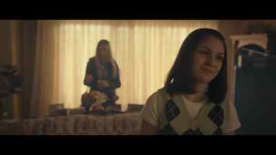 - [Manjit] Thank you.
- Kelly has a really nice house too. - Under the Bridge