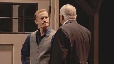 Manténgase tan lejos de Katie Lapp - The Confession Musical